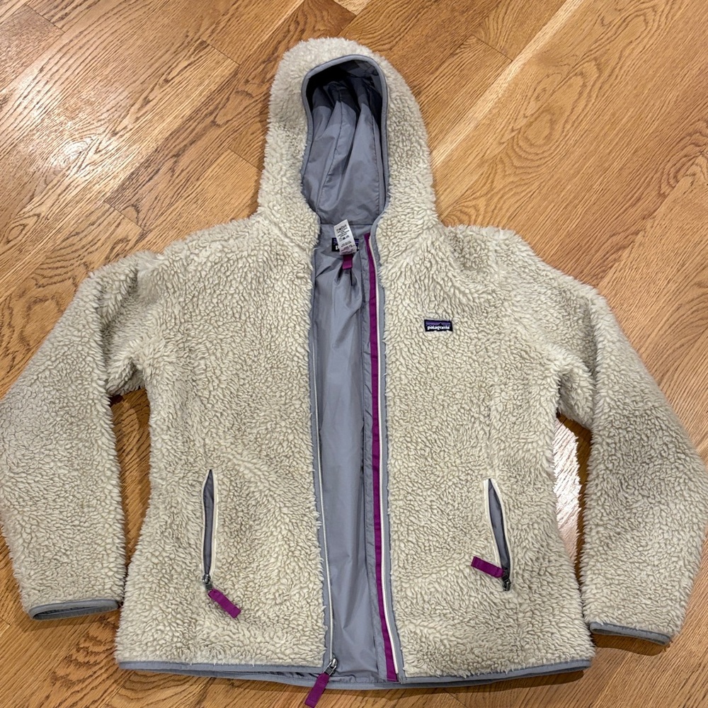 Patagonia womens Cream and Gray Fleece Jacket